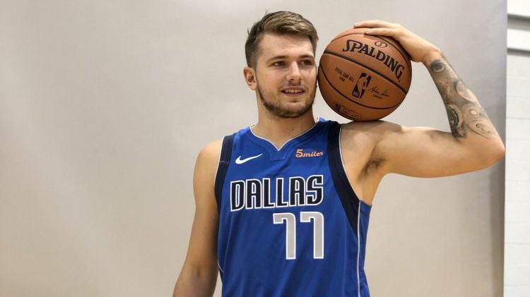 大手笔引援 大手笔引援