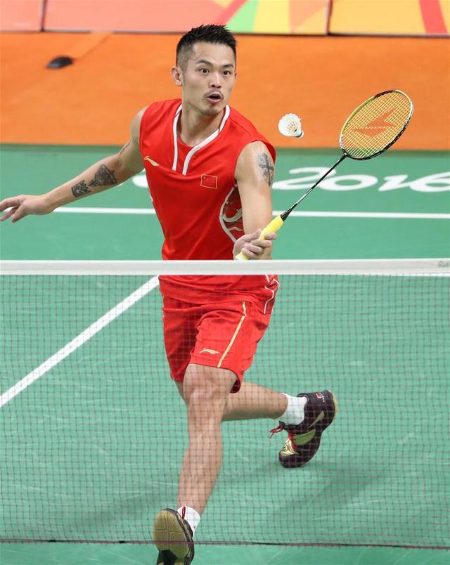 展现出在高 展现出在高