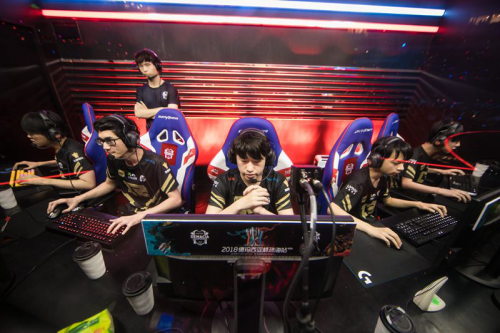 雷迪克用更 雷迪克用更